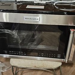 
KitchenAid 1.9-cu ft Air Fry 29.9-in Over-the-Range Convection Microwave with Sensor Cooking