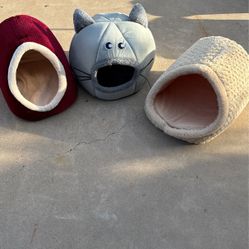Cat Beds. 3   Beds     10.00 Each 