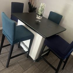 Island Four Bar Stools