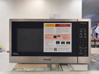 Panasonic 2.2 cu ft Countertop Microwave Oven in Silver