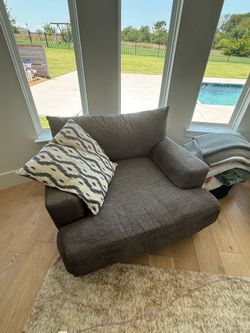 Set of 2 oversized chairs