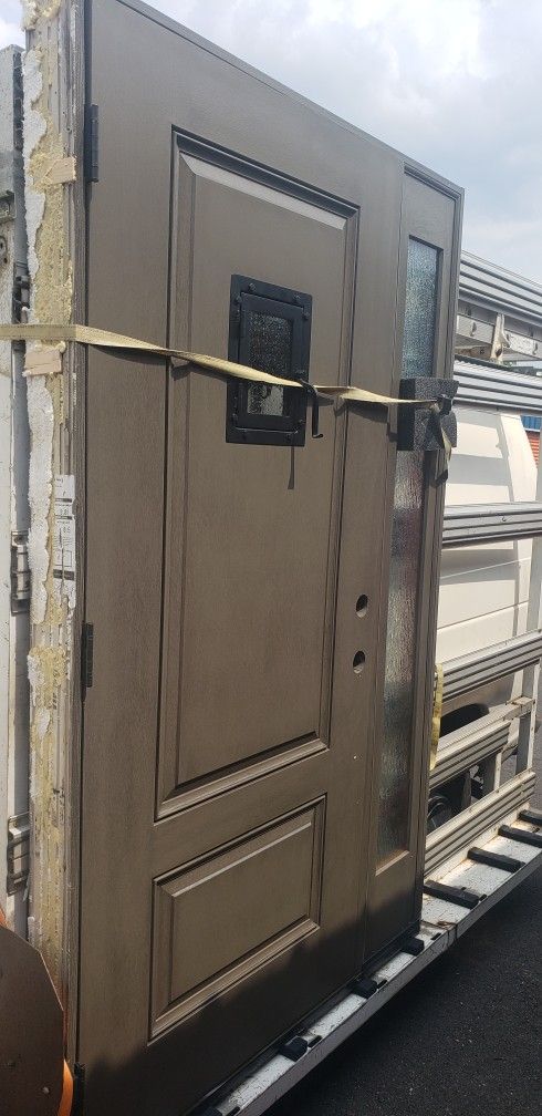 Nearly New Steves and sons door unit with sidelight