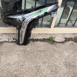 2019-23 Cadillac Xt4 left headlight