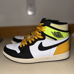 Air Jordan 1 volt 