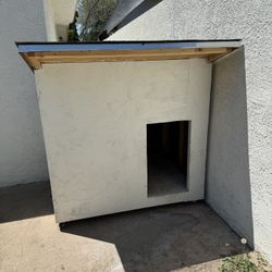 Dog House For Sale 