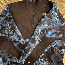 New Without Tags Women’s NorthFace zip up