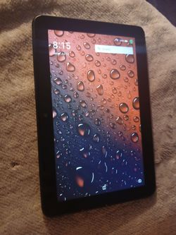 Fire tablet 7inch,  no issues,  keeps a long charge , not glitchy or slow , no cracks