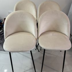 4 High top Stools