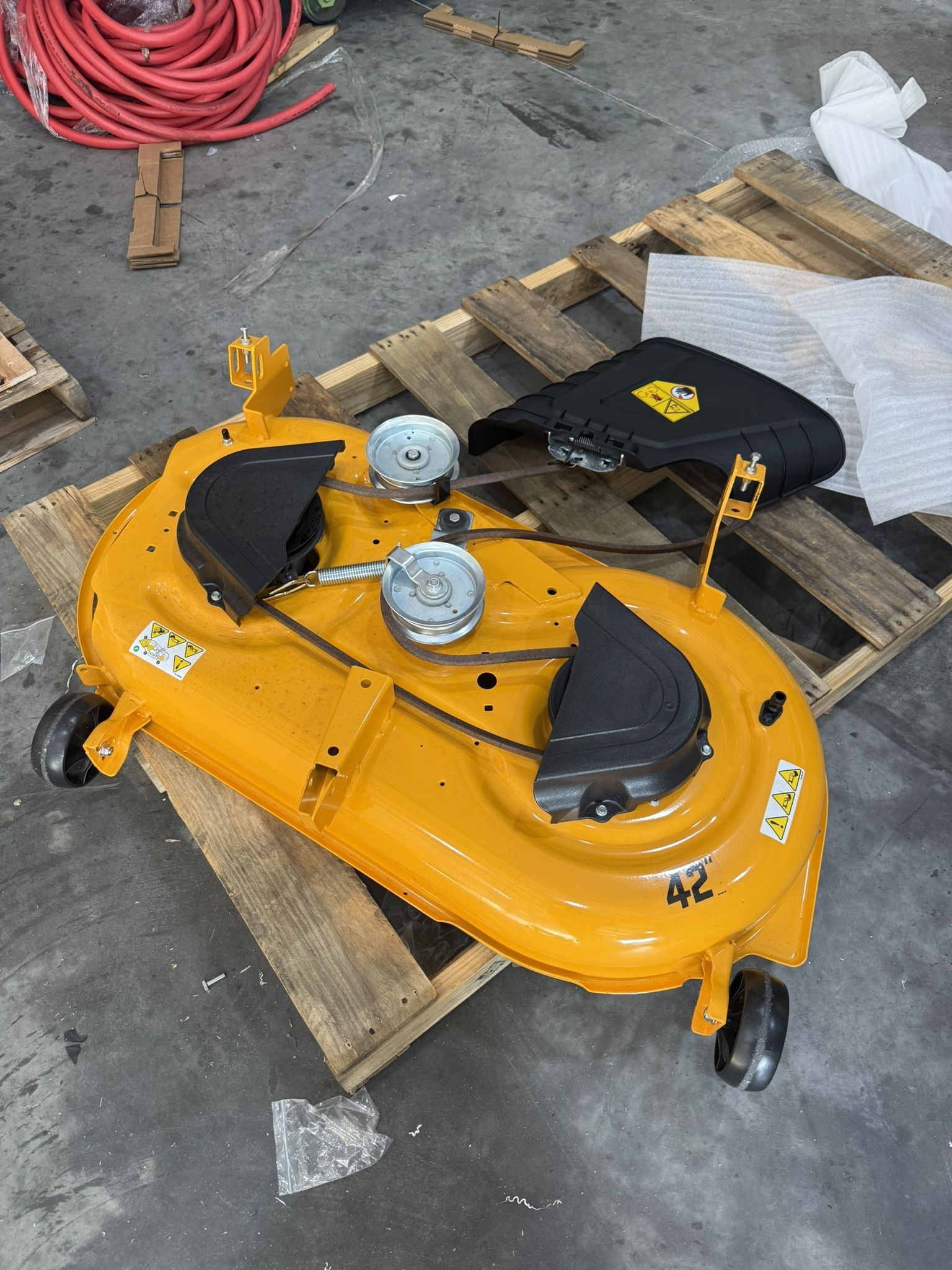 Cub Cadet 42” Lawn mower Deck With Blades And Pulley New Never Used