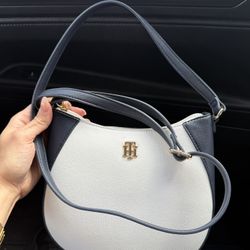 Tommy Hilfiger Purse 
