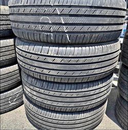 235/65/18 Michelin 📍📍 Vendo un set de llantas con 80% de vida las 4 📍🌟