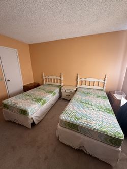 All Wood White Bedroom Set