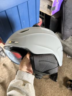 Aspect Snowboard Helmet / Giro Goggles & Cary Bag.