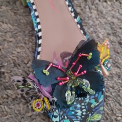 Betsey Johnson butterfly sandals size 5