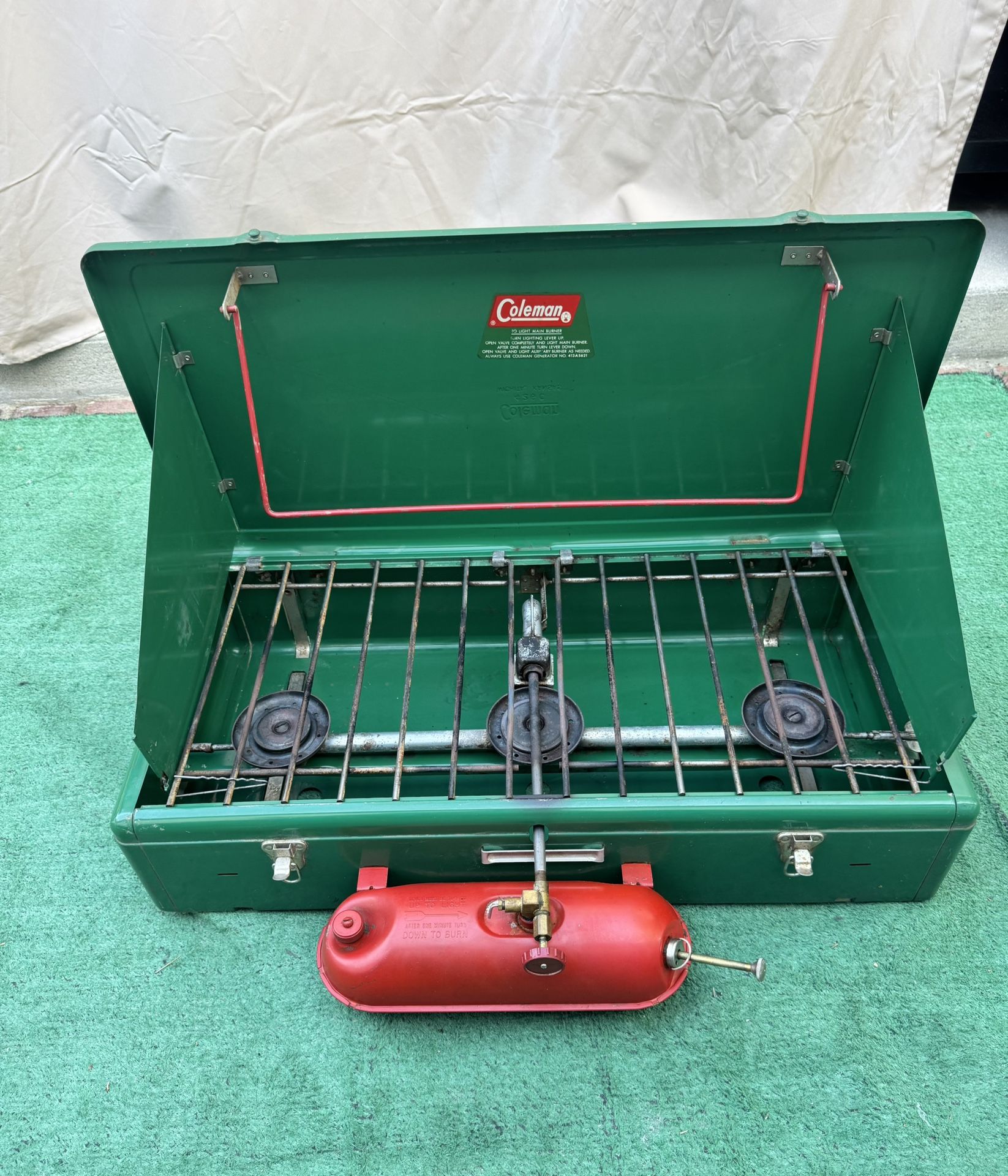 Vintage Coleman Model 426D USA 3-Burner Camp Stove With Tank