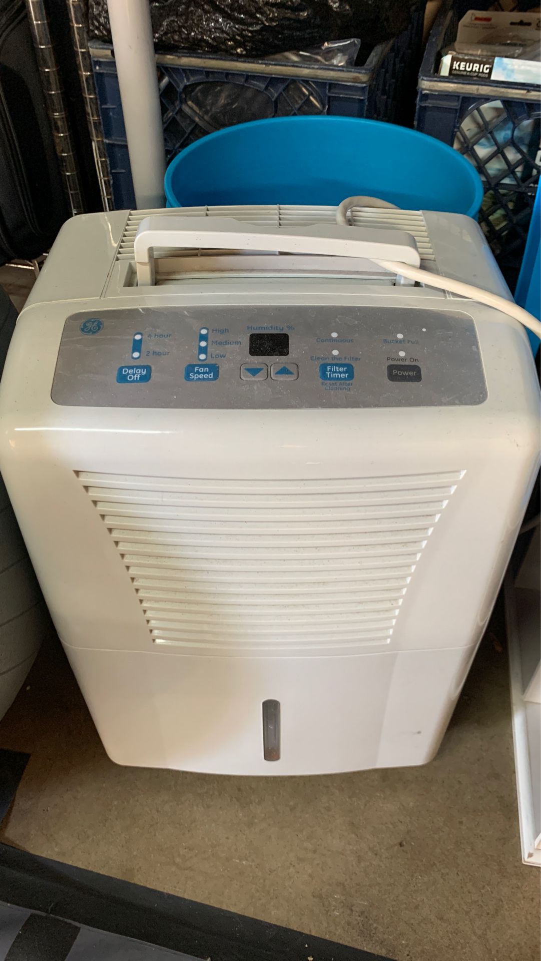 GE dehumidifier, 30 pint, with rollers