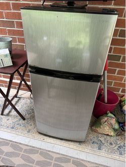 Small refrigerator