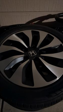 Original rims for 2017 Honda Accord hybrid, very good tires very good rims. I upgrade to some black rims took them off never use them and got a new ca