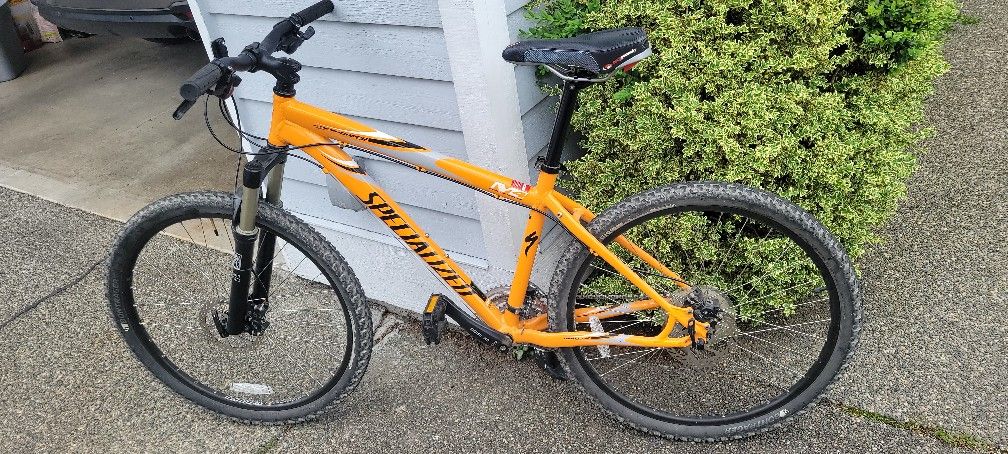 SPECIALIZED ROCK HOPPER PRO BIKE