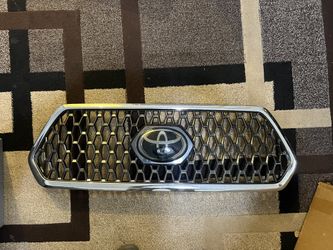 Dos Parrillas Frontal Toyota Tacoma 2016-2022 / Toyota Tacoma OEM Front Grille 2016-2022.
