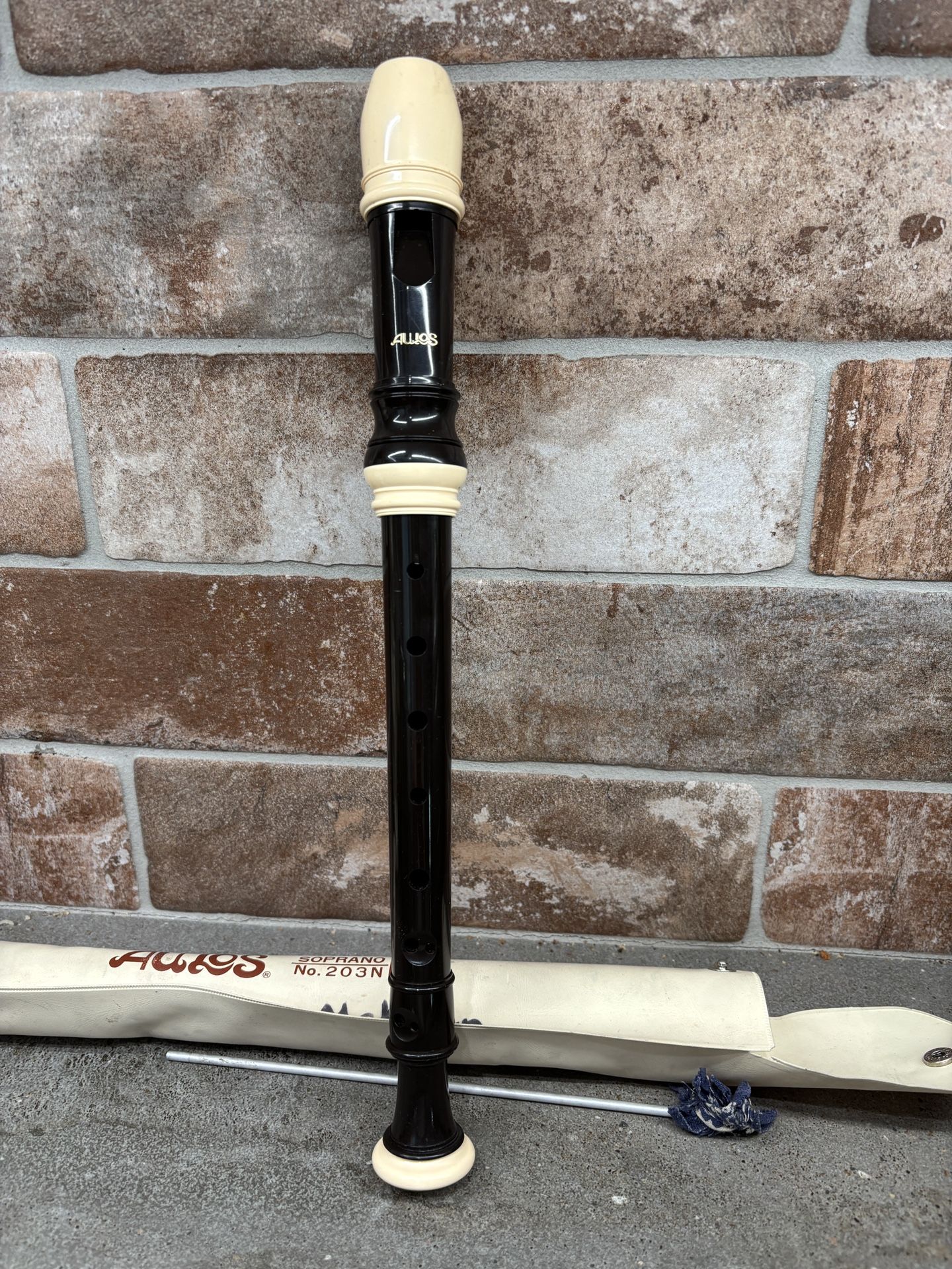 Aulos Soprano Recorder Like New No Teeth Marks $20