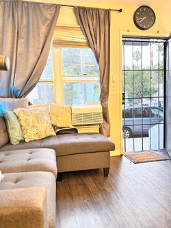 Cozy studio apartment in Hollywood
