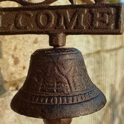 Vintage Cast Iron Welcome Doorbell.