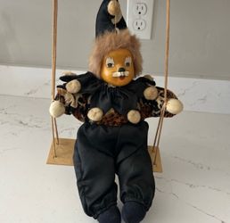 Clown figure