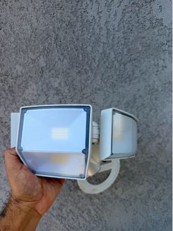 Led flood lights 2 with night sensor