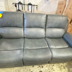 $599 – Power Reclining Sofa with Modern Features ⚡️  Upgrade your living space with this brand new power reclining sofa made with breathable fabric fo