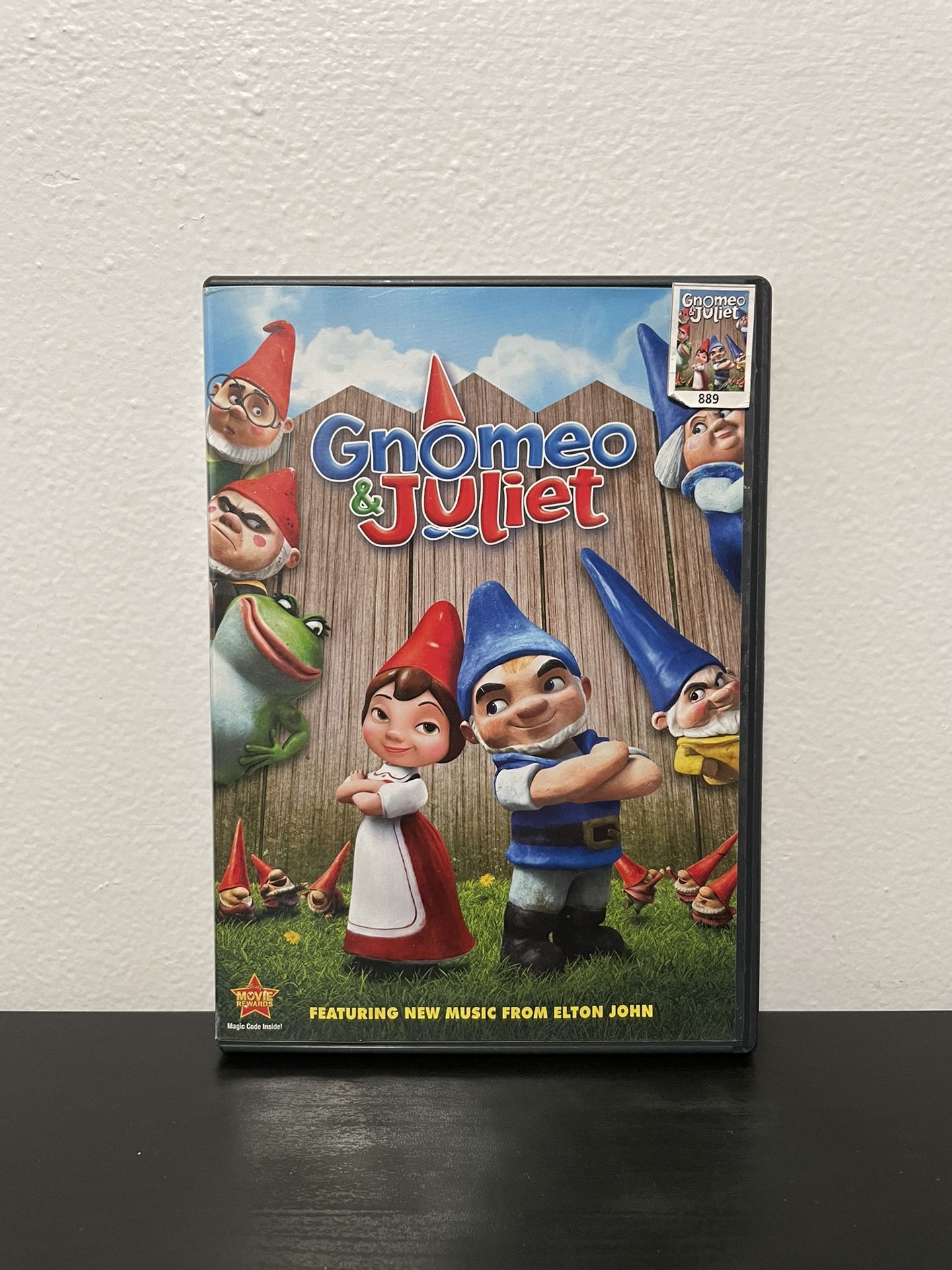 Gnomeo & Juliet DVD Disney Movie Elton John Emily Blunt Dolly Parton Kids 2011