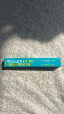 Cheekbone Uprise Mascara