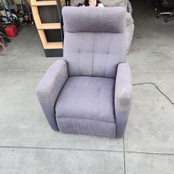 Positive posture, reclining chair this chair reclines with the feet up in the air.Above your head above your chest