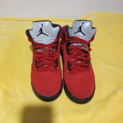 Jordan 5 retro raging bull in size 13, color Red