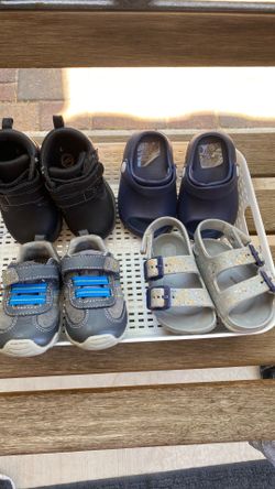 Baby shoes size 4