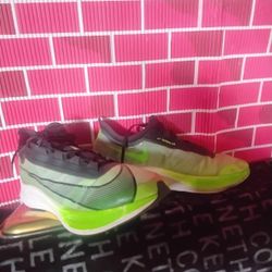 Men's Vaporweave Nike Size 11