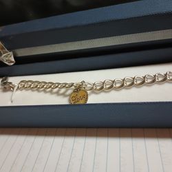 (925 Sterling Silver) Charm Bracelet + 1 Charm