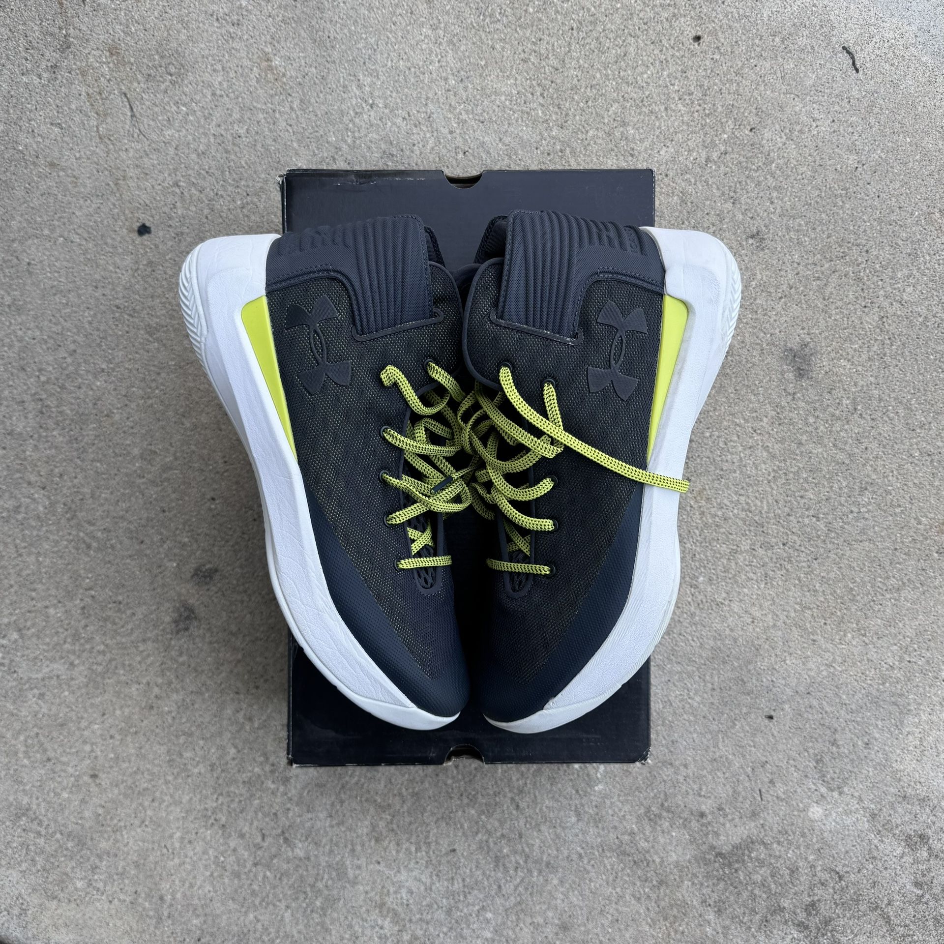 Under Armour Curry 3Zero LIGHTLY USED