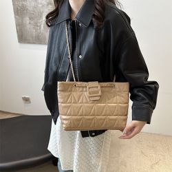 College students’ class simple commuting one-shoulder embroidered bag women‘s autumn and winter new large-capacity casual tote bag