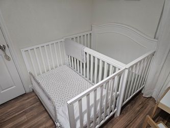 Davinci Charlie 4 in 1 Convertible Crib - GREENGUARD Gold Certified
