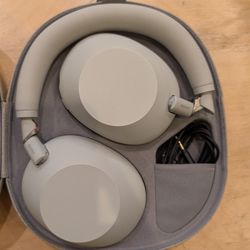 Sony WH - 1000XM6 Wireless Noise Canceling Headphones Silver LIKE NEW