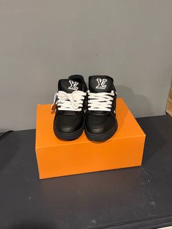 Louis Vuitton LV Trainer Sneakers (Size 8)