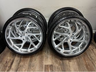 NEW staggered 24x9 and 24x11 esko wheels brushed/polished wrapped in Lexani tires