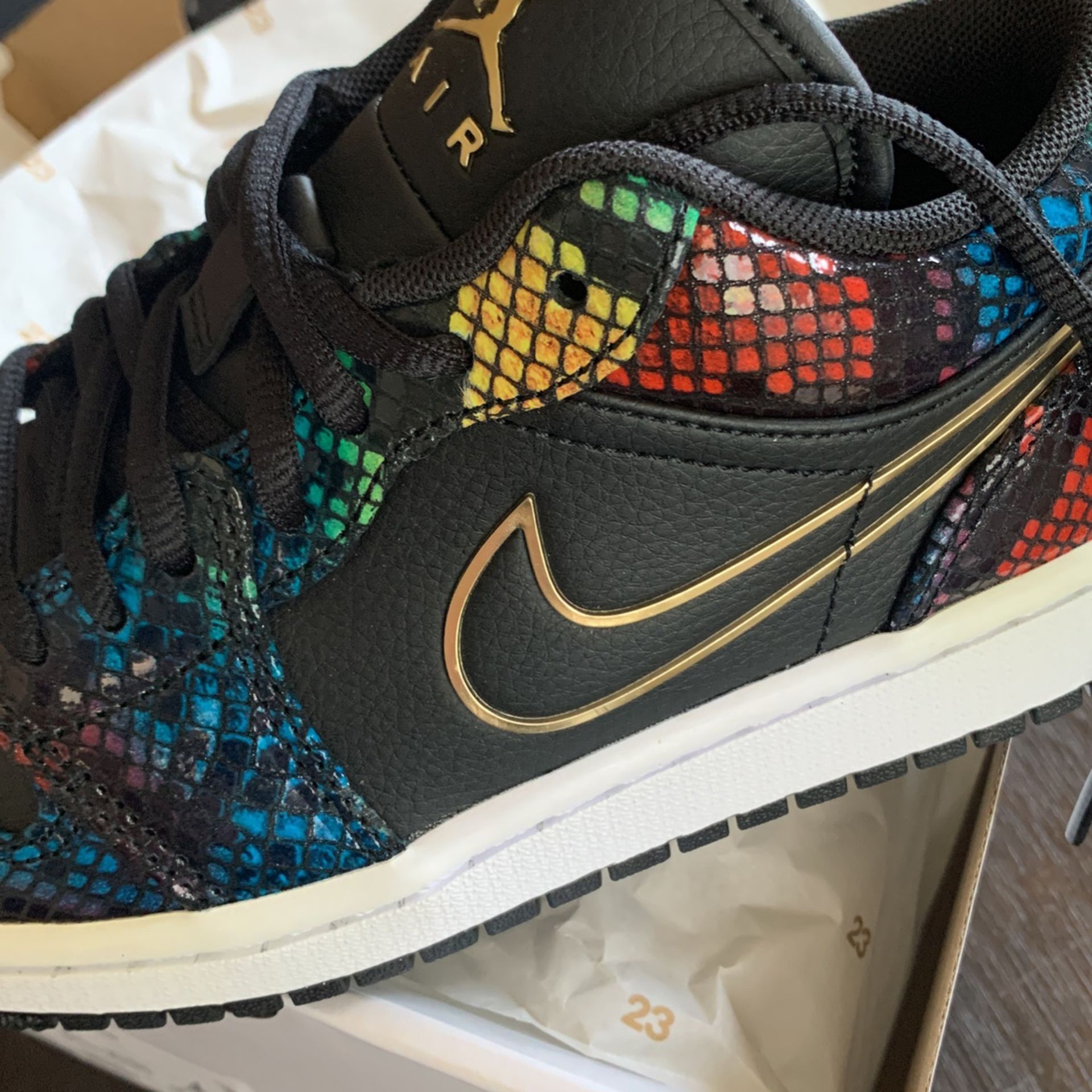 Nike Air jordan Low Multicolor Snakeskin Metallic Gold Black