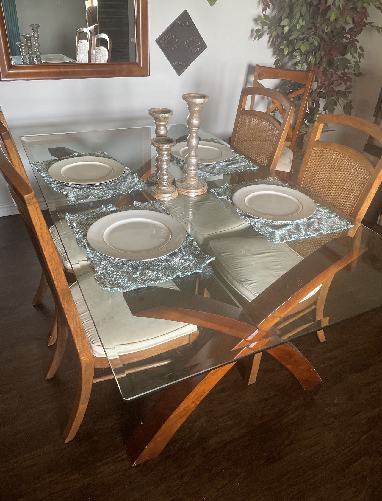 Glass Dining Room Table With Chairs . 
