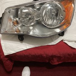 2012 Threw 2018 Dodge Caravan Drivers Oem New Headlight 
