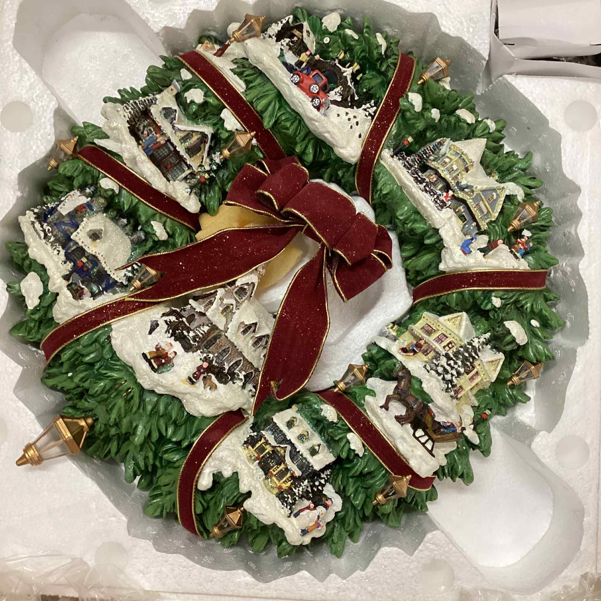 Thomas Kinkade Illuminated Christmas Village Wreath 