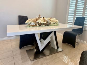 Elegant White Dining Table with 6 Chairs – $425