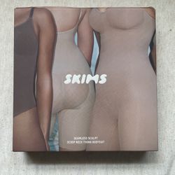 Skims sculpt scoop neck thong bodysuit (small)