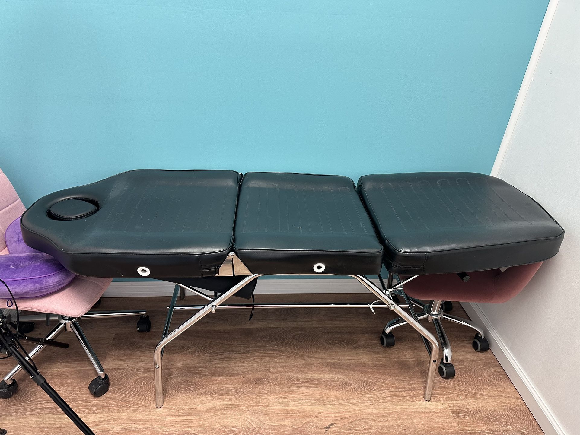 Massage Table/ Facial Chair